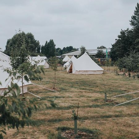 Hotel The Holford Arms Chalets And Glamping Didmarton Zewnętrze zdjęcie