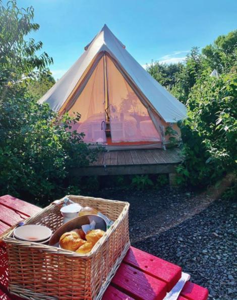 Hotel The Holford Arms Chalets And Glamping Didmarton Zewnętrze zdjęcie