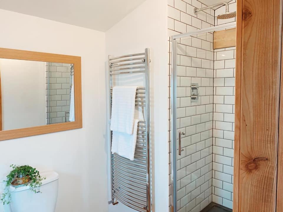 Hotel The Holford Arms Chalets And Glamping Didmarton Zewnętrze zdjęcie