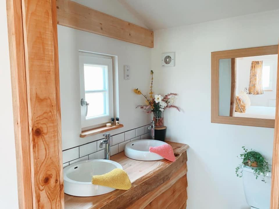 Hotel The Holford Arms Chalets And Glamping Didmarton Zewnętrze zdjęcie