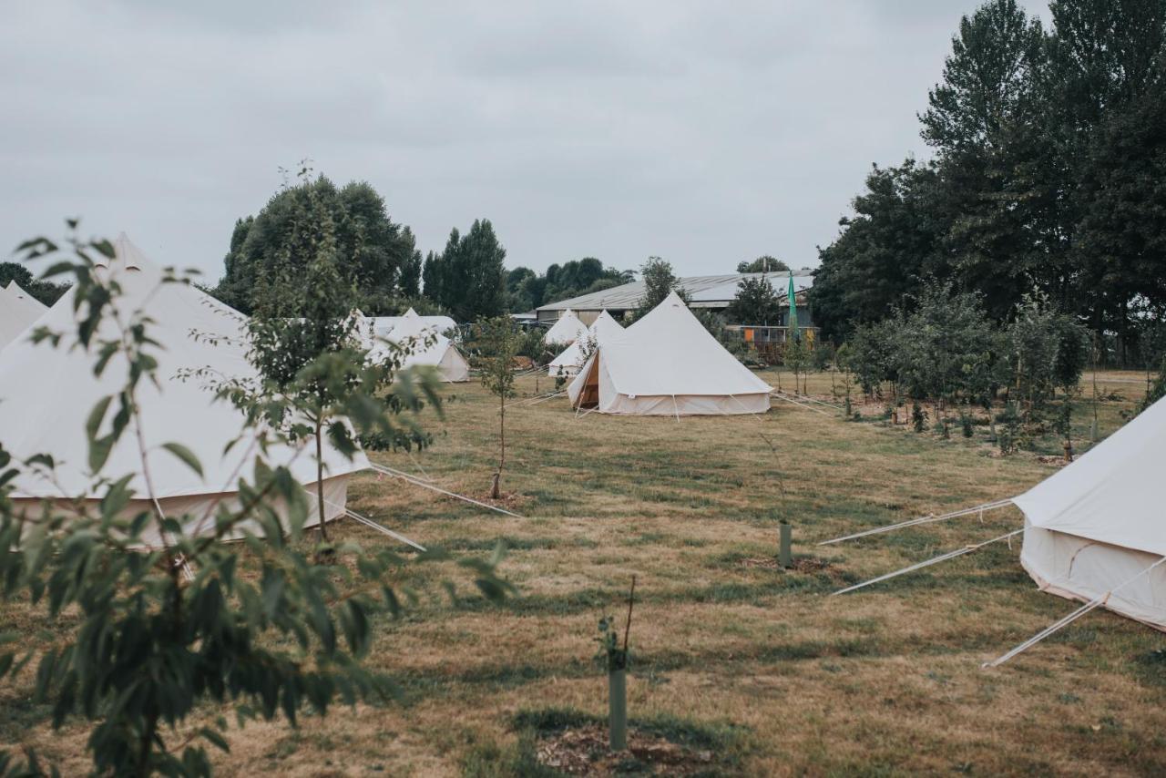 Hotel The Holford Arms Chalets And Glamping Didmarton Zewnętrze zdjęcie