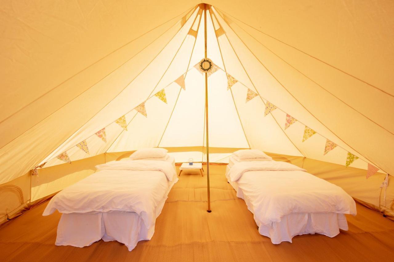 Hotel The Holford Arms Chalets And Glamping Didmarton Zewnętrze zdjęcie