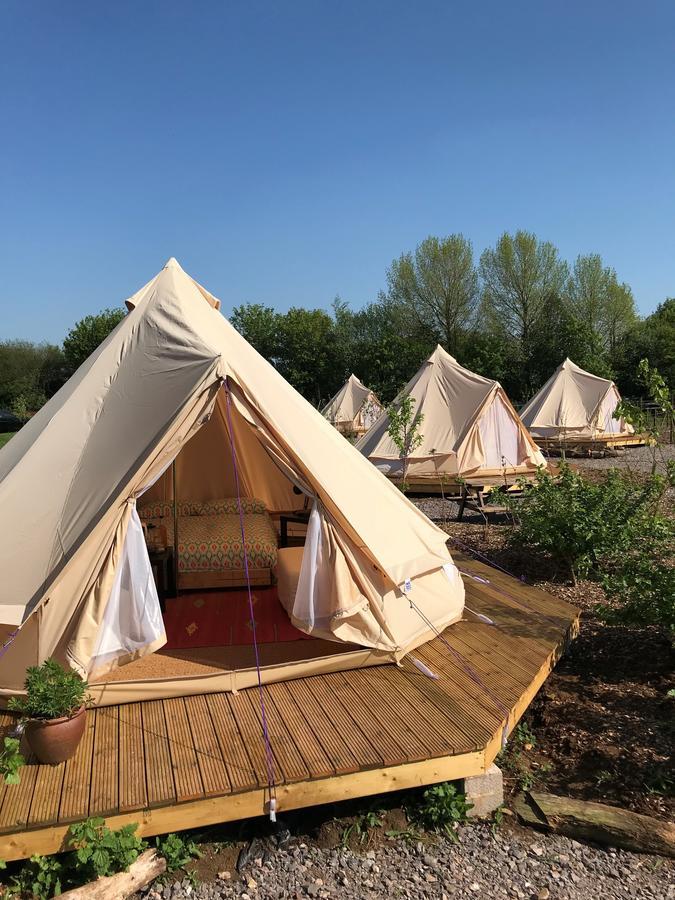 Hotel The Holford Arms Chalets And Glamping Didmarton Zewnętrze zdjęcie